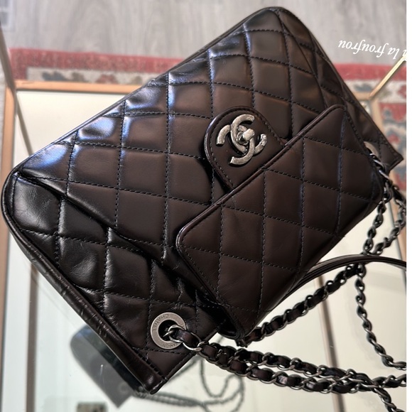 Authentic Chanel bag - Picture 7 of 16